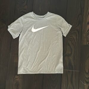 Nike Boys Dri-Fit size XL